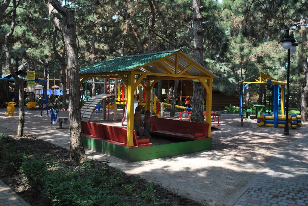 Kompleks Otdykha Elki-Palki Burlach'ya Balka Exterior photo